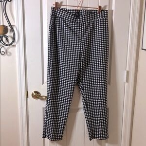 NWOT Chic Houndstooth Pants - Black and White, with pockets.